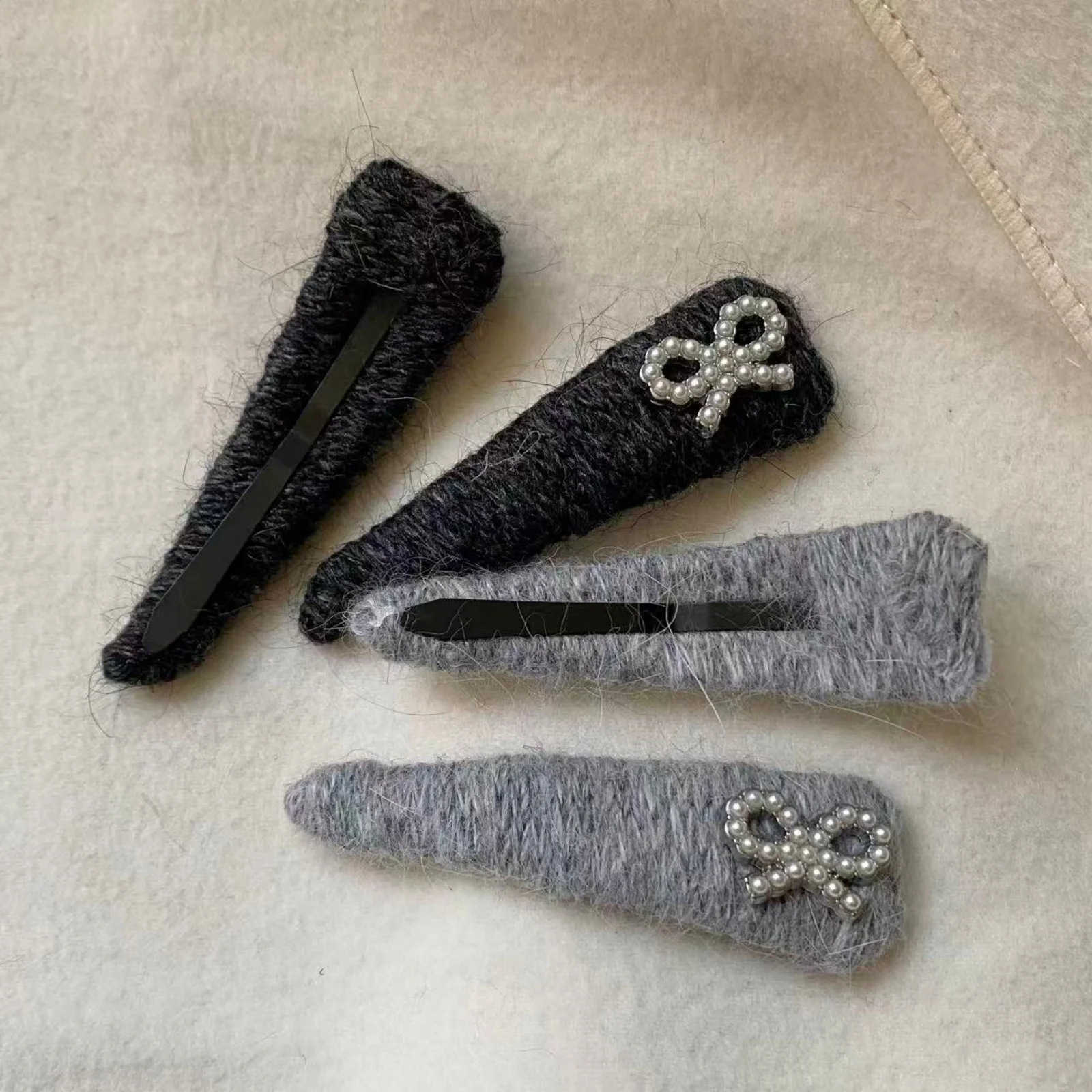 Woolen Pearl Bow Hair Clips Set, Black Gray Hair Accessories, Warm Knitted Hair Barrettes, Elegant Daily Hair Decor