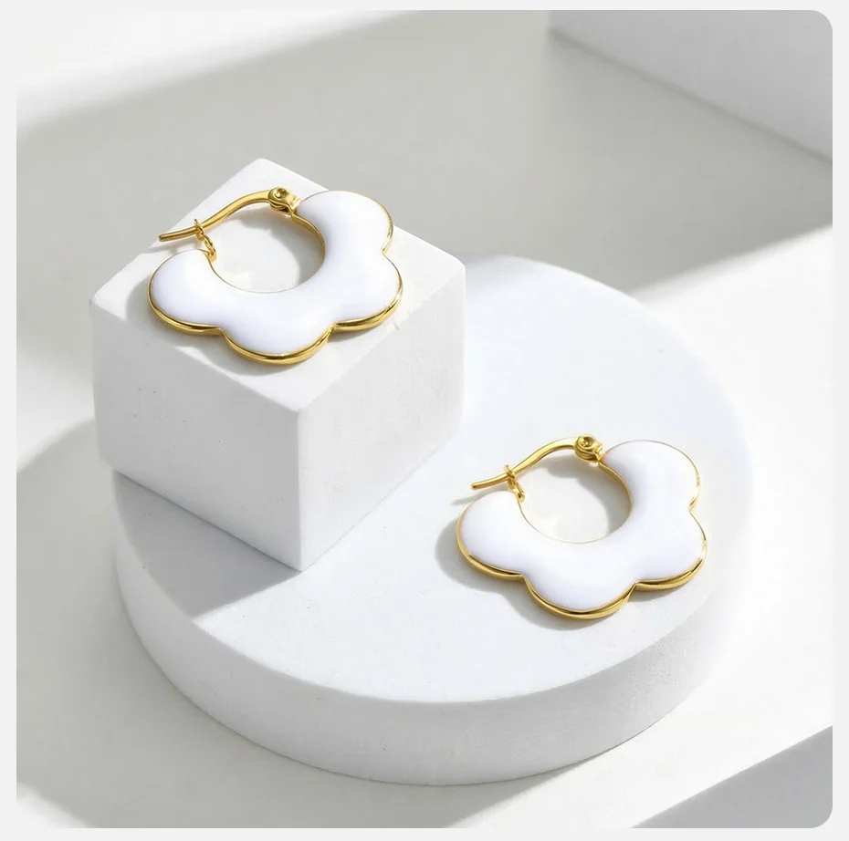 Vnox Trendige Edelstahl-Blumenohrringe mit Weißer Lackierung für Damen, Vergoldete Weiße Tropfenglasur-Ohrstecker, Schmuck – Detail 6