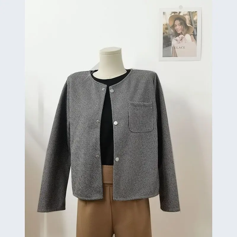 Women's Spring and Autumn New Fashion Solid Color Round Neck Pockets Long Sleeve Patchwork Wool Short Cardigan Button Coat Tops