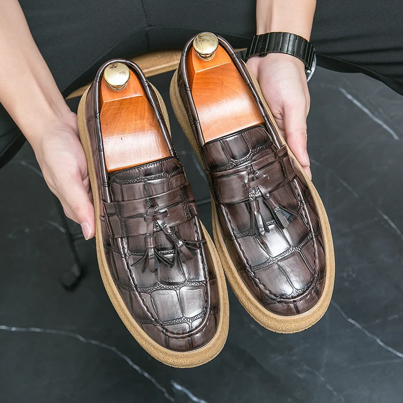 British Style Men Casual Leather Shoes Tassels Designer Shoes Men Flat Shoes Comfort Slip-on Men's Loafers Sapatenis Masculino