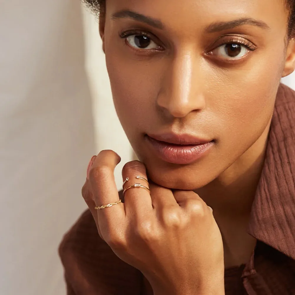 خاتم مفتوح ناعم بفص لامع