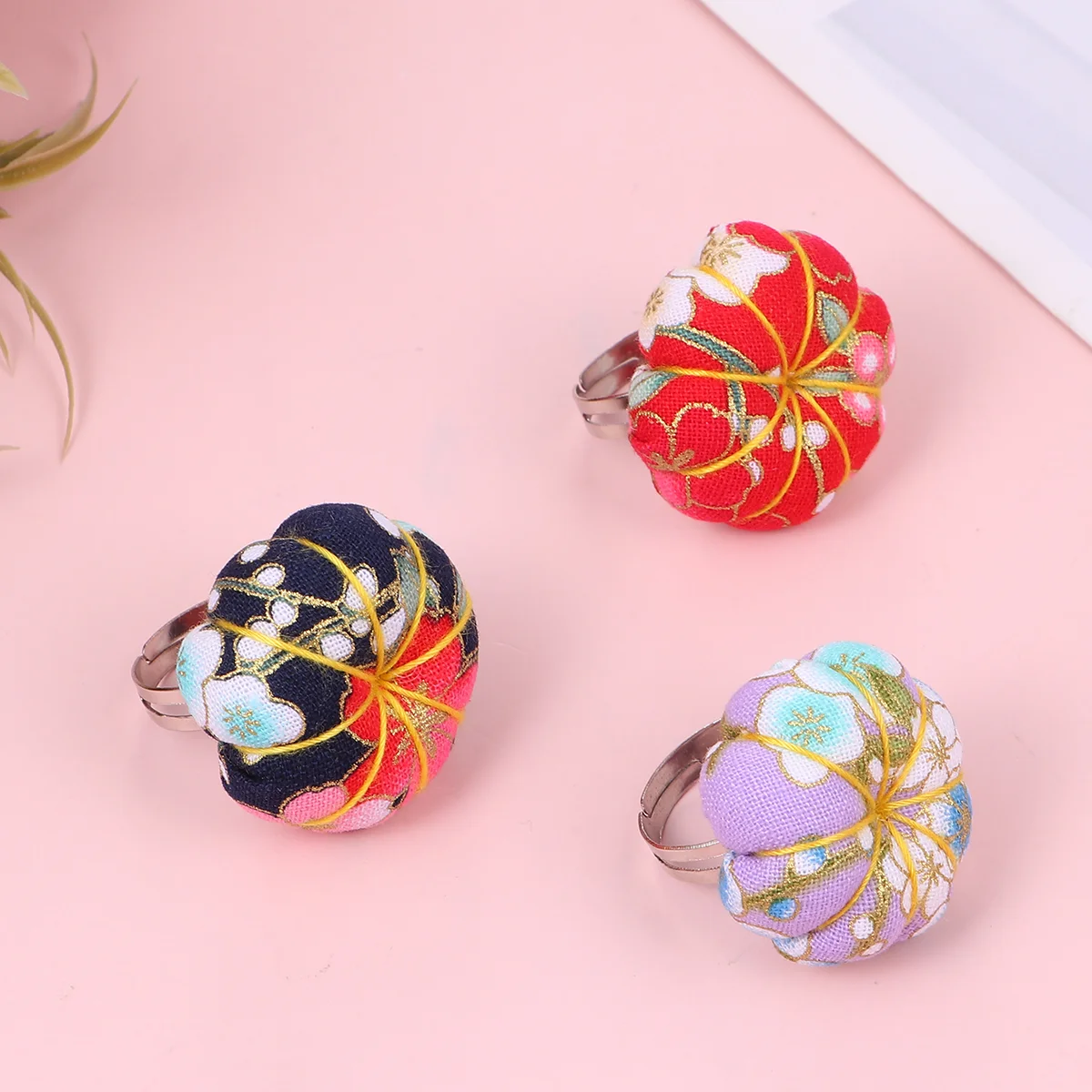 

Pumpkin Ring Design Pin Cushion Stitch Needle Pads Needlework Sewing Pin Mat DIY Craft Sewing Tools Random Color
