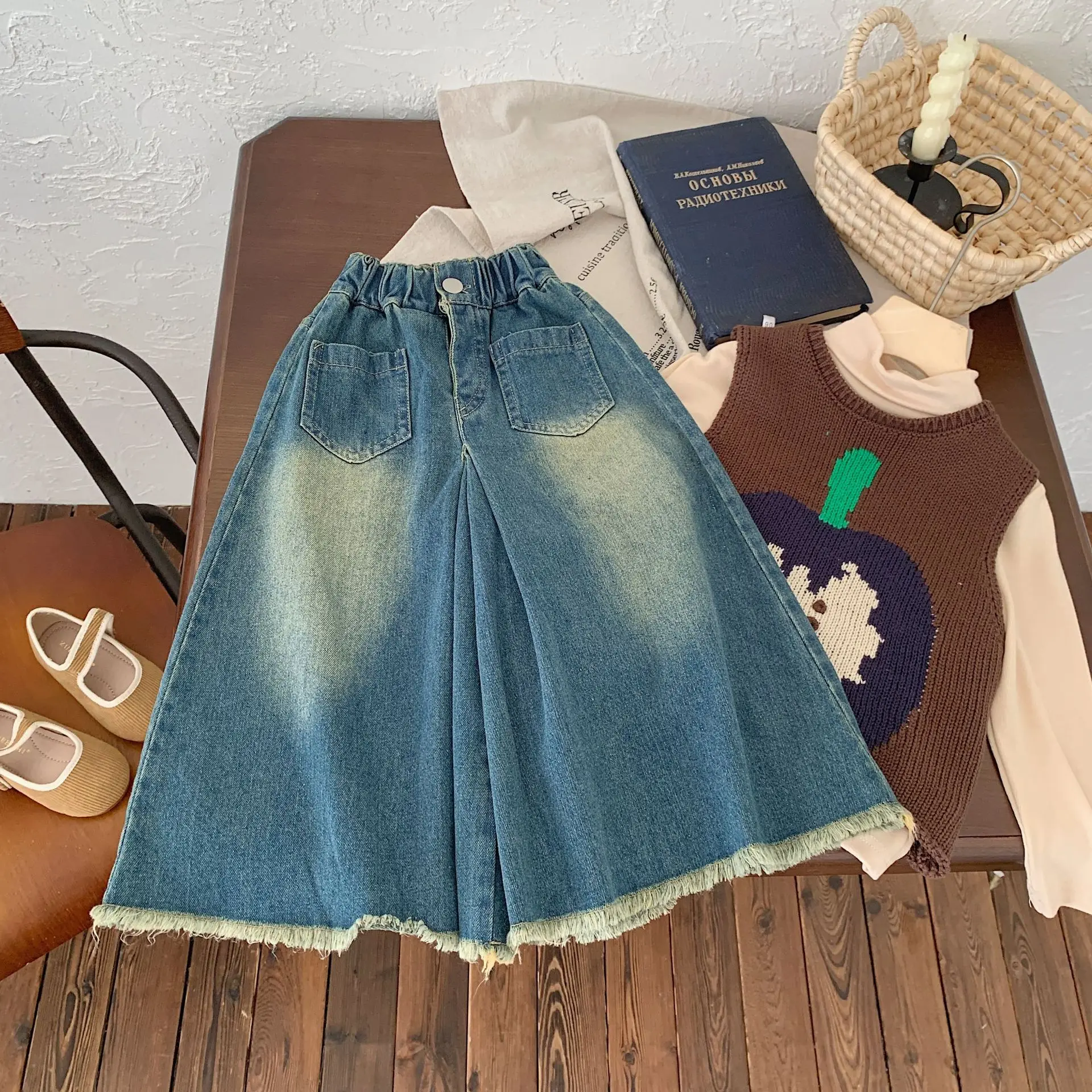 

2024 Spring Autumn Children Girl Jeans Button Straight Elastic Waist Cotton Pocket Baby Girl Pants Casual Loose Kid Girl Pants
