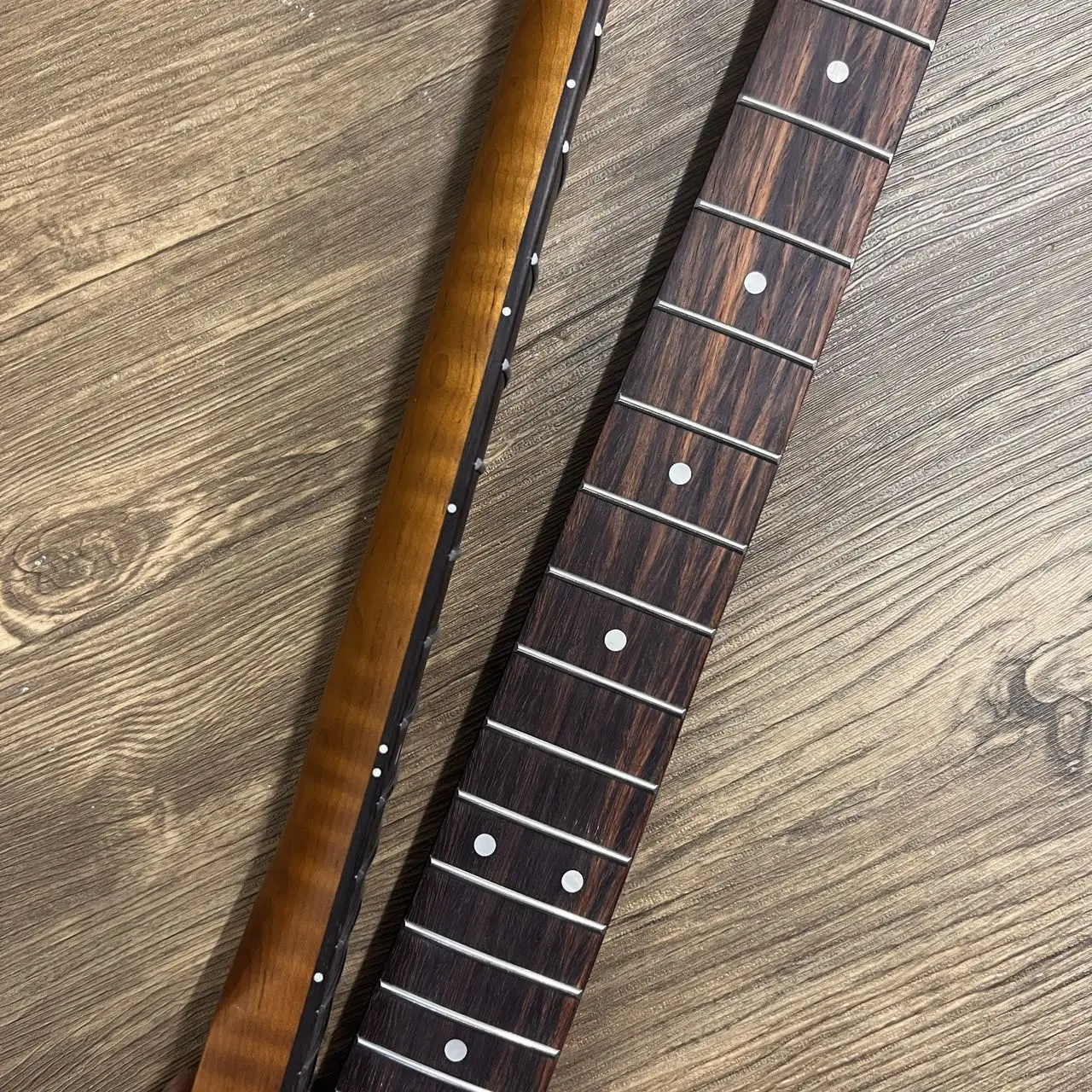 Diapasón Palisandro Para Guitarra Eléctrica - 628 Mm Escala, 22 Trastes, Incrustaciones Reales, Mástil Personalizado