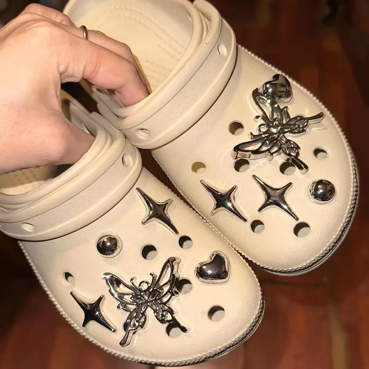 Schuh-Charm DIY Silber Schmetterling Spinne Herz Gartenschuh-Dekoration Schnalle für Lochschuhe Zubehör Party Frauen Mädchen Geschenk – Detail 1