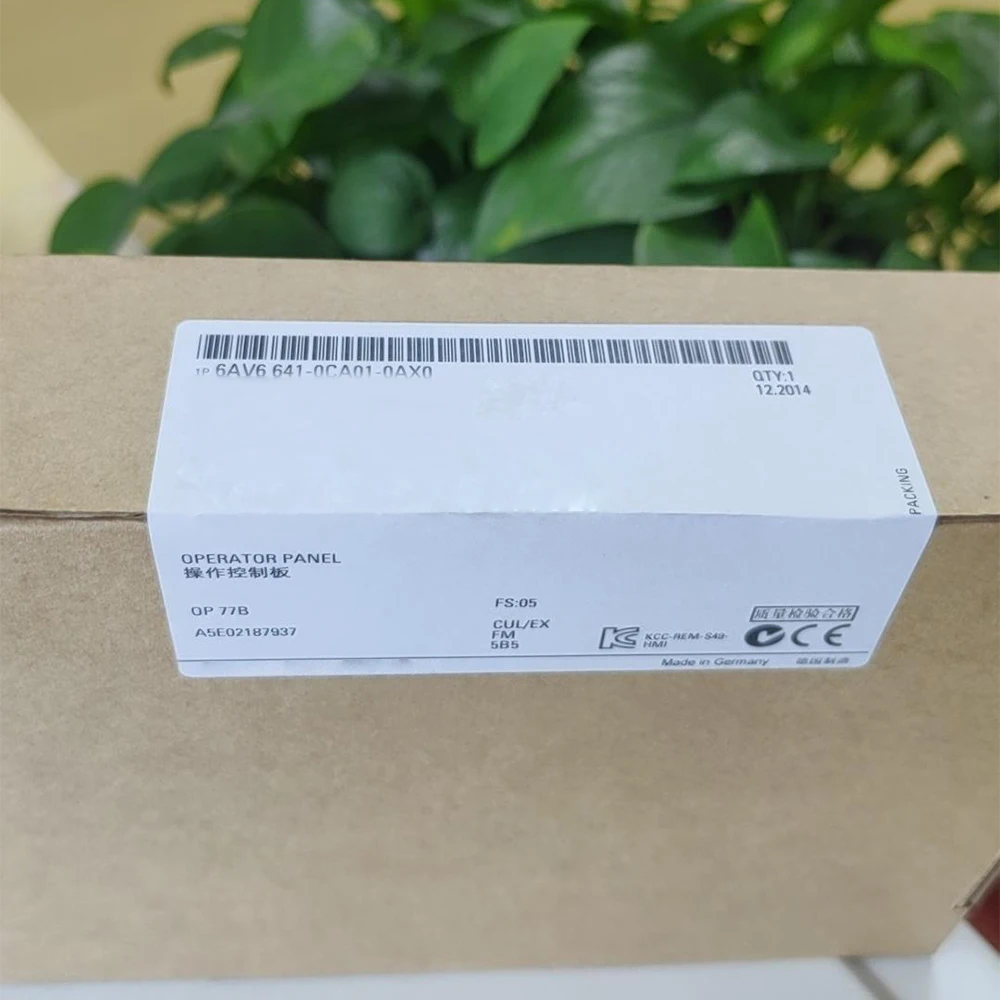 В коробке для Siemens 6AV6641-0CA01-0AX0