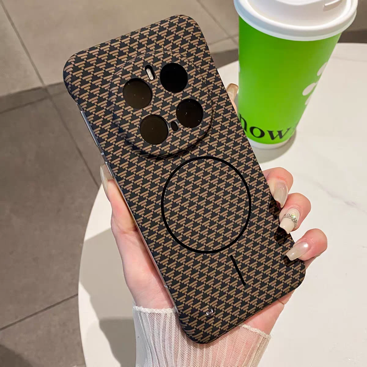 Frameless Kevlar Carbon Fiber Pattern Magnetic Case with Magsafe Wireless Charging Compatibility