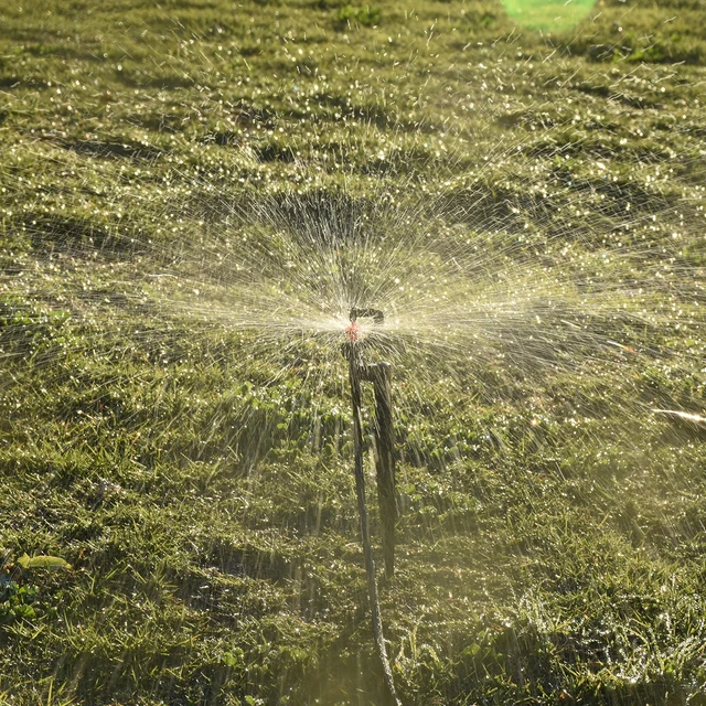 KESLA 5pc 360° Rotating Micro Watering Irrigation Sprinkler Sprayer on 20cm Stake 1/4" Barb Connector Lawn Farm Greenhouse Plant 5