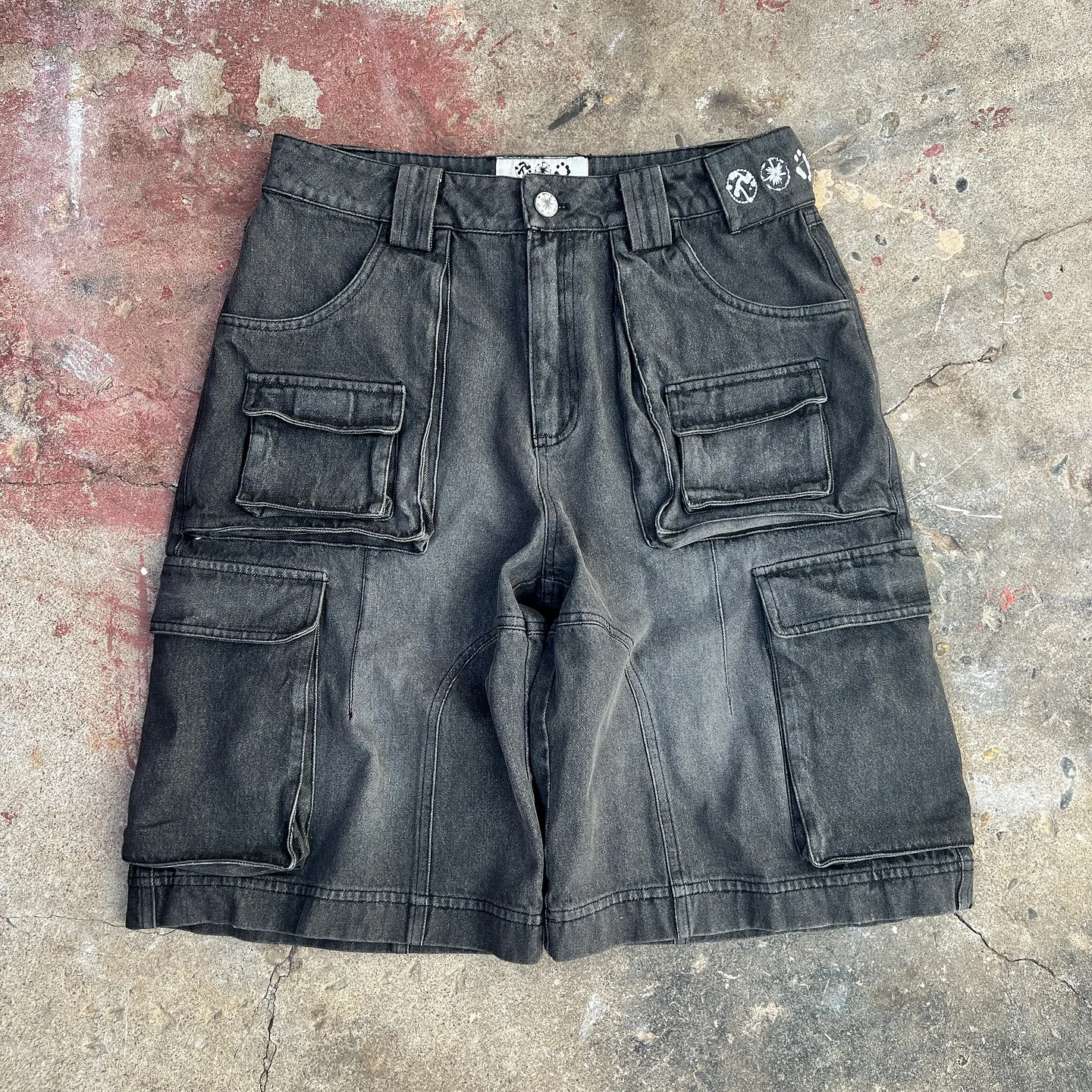 New Hip Hop Goth Pattern Embroidery Shorts Men Retro Harajuku Y2k Gym Shorts Big Pocket Denim Short Sweatpants Streetwear