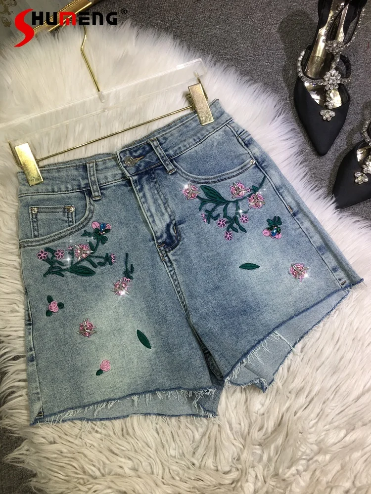 

2024 Women's Summer Denim Shorts Beaded Jeans Feminine Embroidered Flower Stretch Denim Shorts Versatile Pocket Zipper Hot Pants