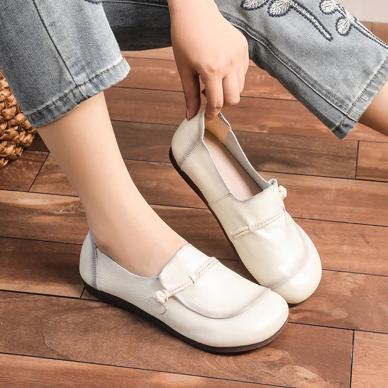 2024 new Mom's shoes retro handmade flat shoes female casual soft and comfortable round toe women's loafers  shoes
