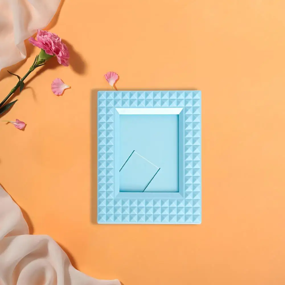 

Picture Frame Embossed Free-standing 3 Inch Photo Frame Solid Color Desktop Decor Photocard Holder for Vertical Display