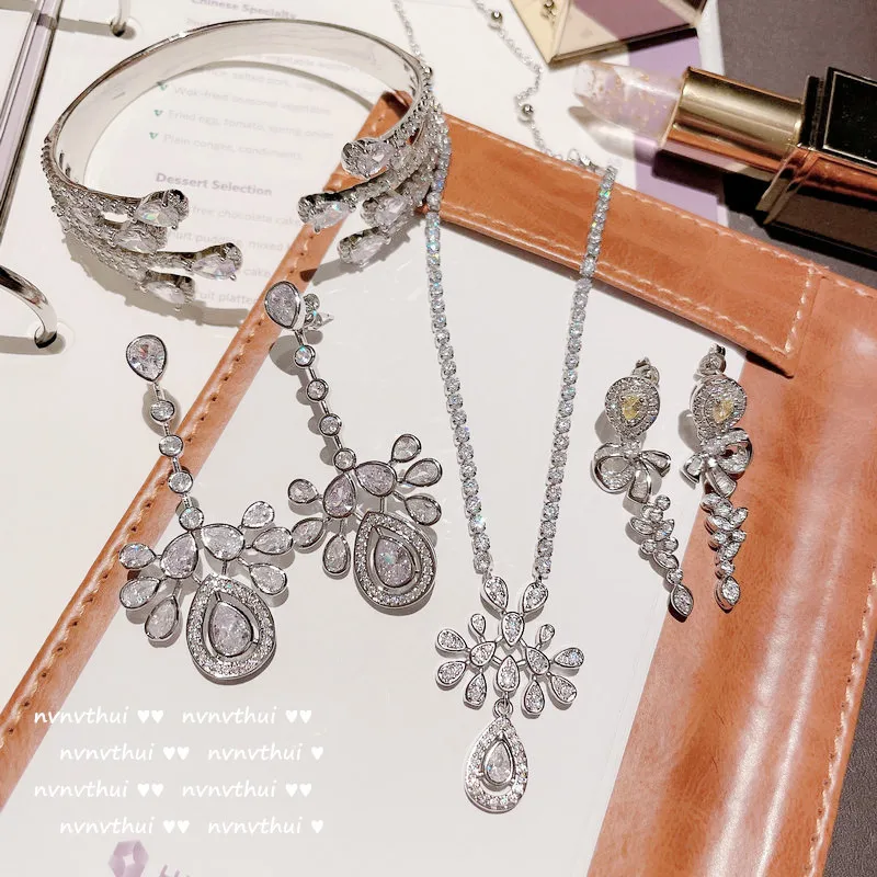 Women Luxurious all-diamond Zircon Drop-panel Necklace Earrings Bracelet Set 2026 5