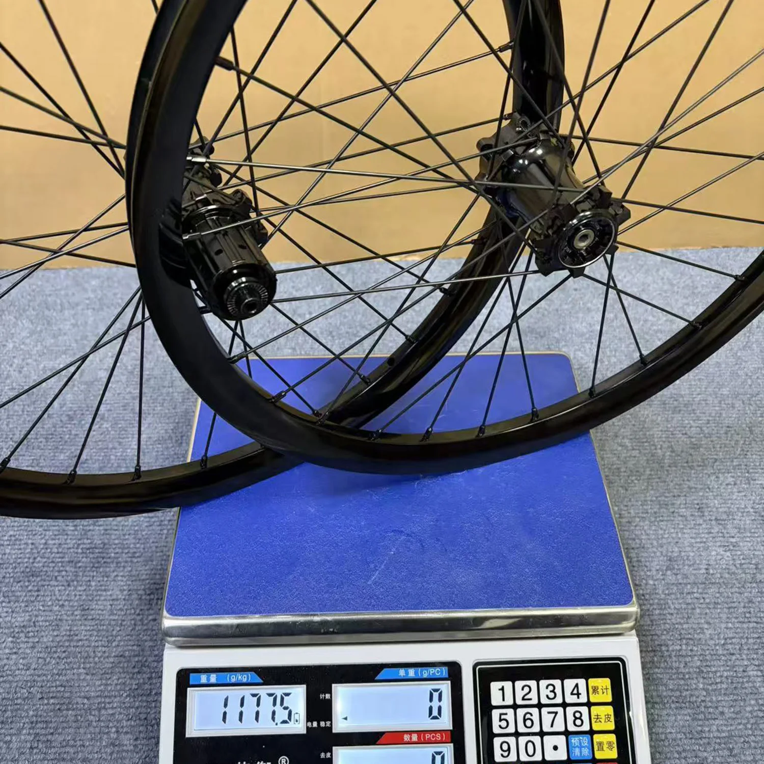 SILVEROCK Lefty Wheels aus Legierung, 20 x 2,125 406 1,0 2,0 Straight Pull Scheibenbremse für Hooligan Minivelo Taiwan Fat Tubeless Ready Rim – Detail 1