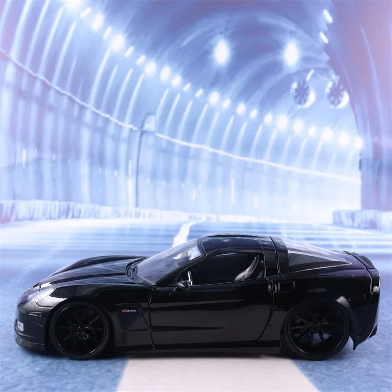 1:24 2006 Chevrolet Corvette Z06 High Simulation Diecast Car