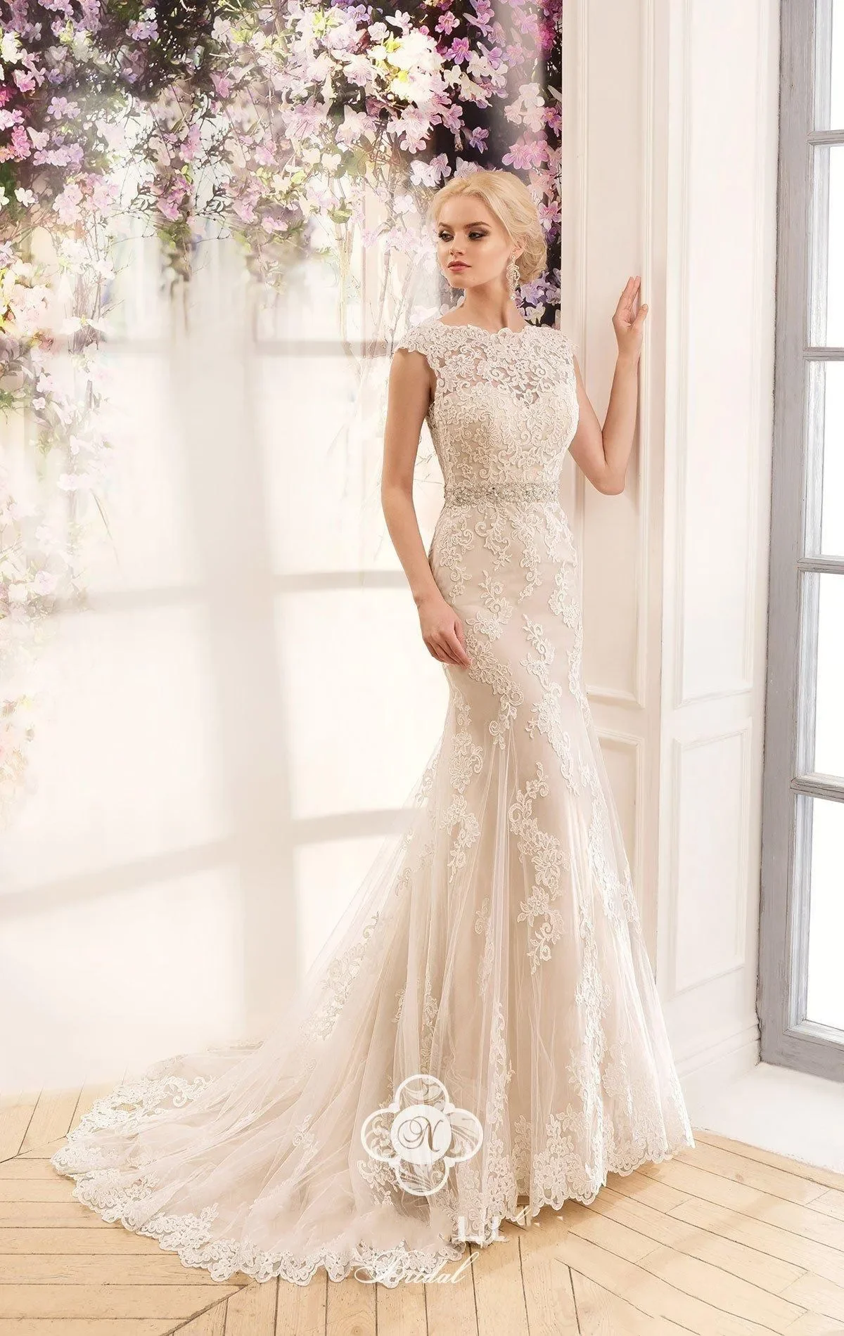 

Elegant Mother of the Bride Dresses Sleeveless Lace Appliques with Waist Beaded Mermaid Dresses Women's Party Prom Dresses
