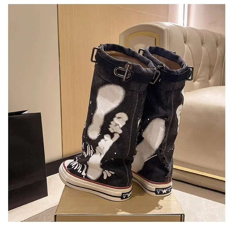 Graffiti Mid Calf Canvas Shoes 30