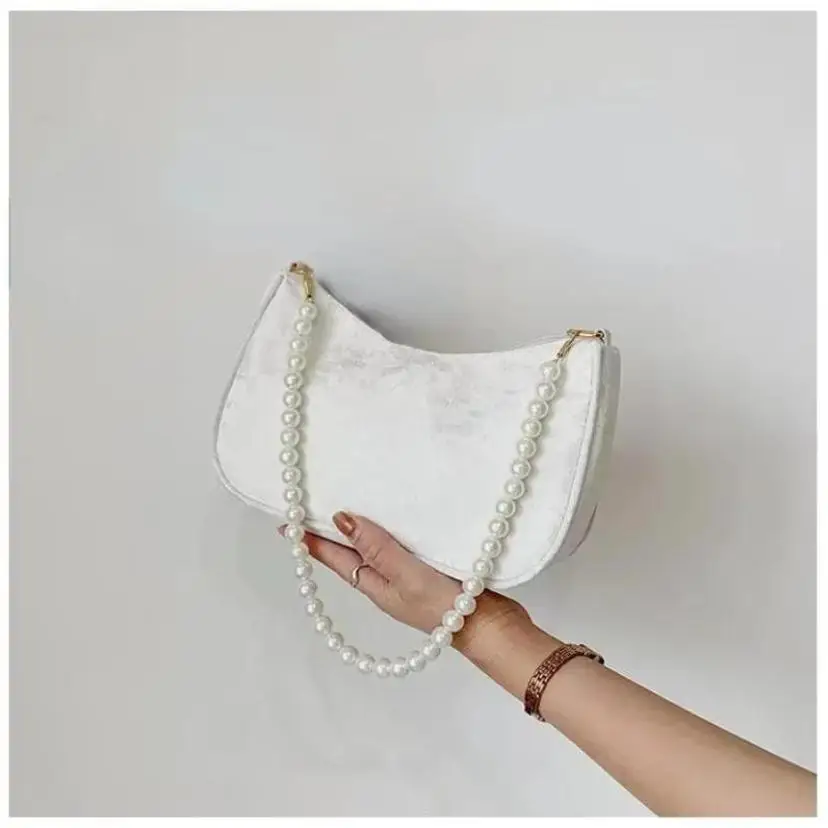 1 Pcs Chain Small Bag For Women New Trendy And Simple Small Square Bag Fashionable And Elegant Shoulder Bag For Women