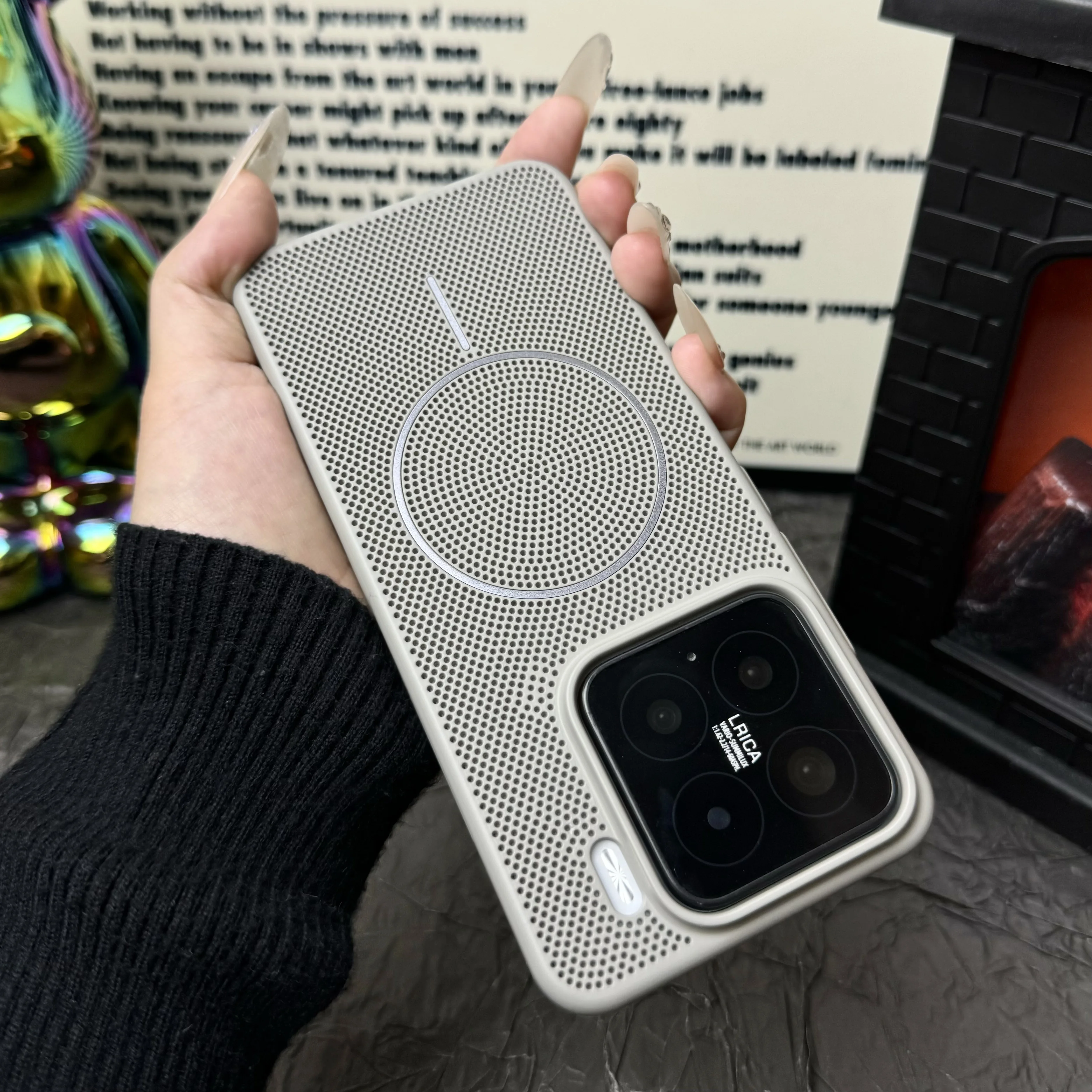 Magnetic Heat Dissipation Breathable Mesh Hard Cover - Shockproof & Wireless Charging Compatible Case
