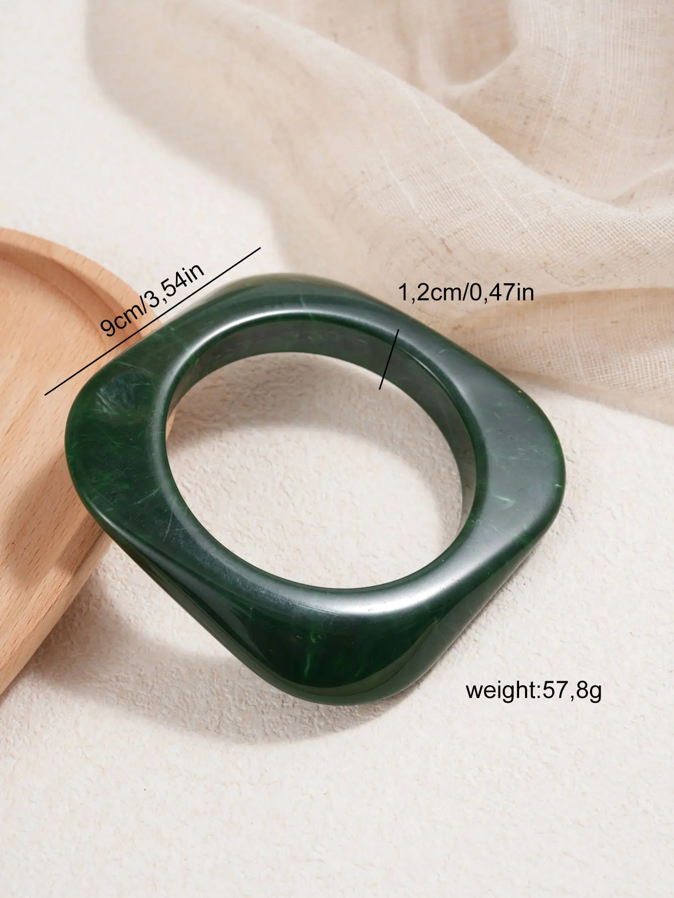 1p Autumn and winter new square biscuit four color bracelet red green white brown big quality wheat skin essential