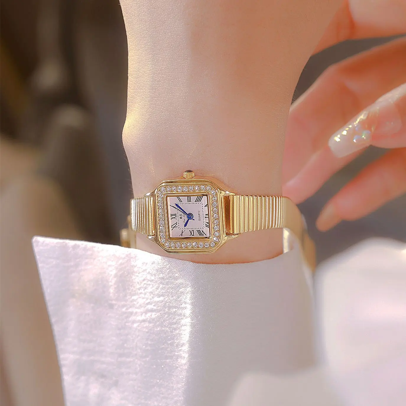 

Luxury retro ladies watch fashion Rhinestone Shinning relogios feminino watch for women Square quartz watch women
