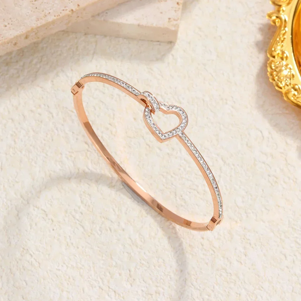 Simple Love Heart Shape Bracelet Stainless Steel Jewelry Exquisite Rhinestone Inlaid Gold Plated Bangles Valentine's Day Gift 5