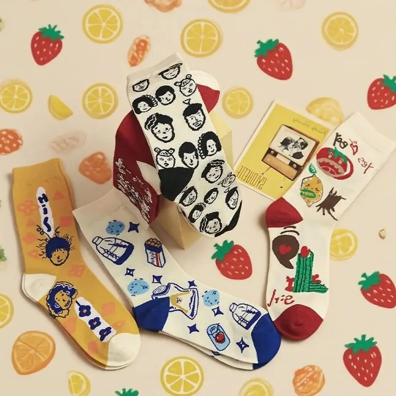 طقم جوارب قطنية برسومات كرتونية ووجوه تعبيرية