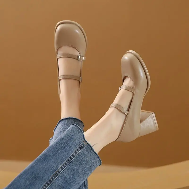 2024 Fashion comfort New Vintage Thick High Heels Shoes Women Patent Leather Shoes Woman Round Toe Chunky Heels Pumps Plus Size