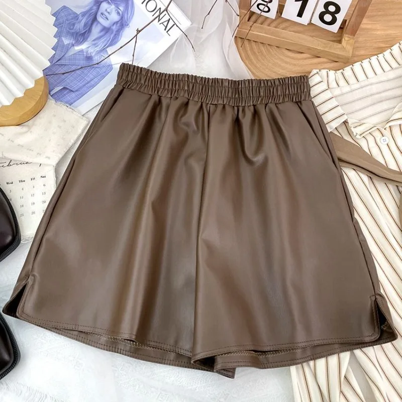 Women's Solid Elastic Waist Ruched Pocket Wide Leg 2023 Autumn and Winter High Waited Loose Fashionable All Match Leather Shorts