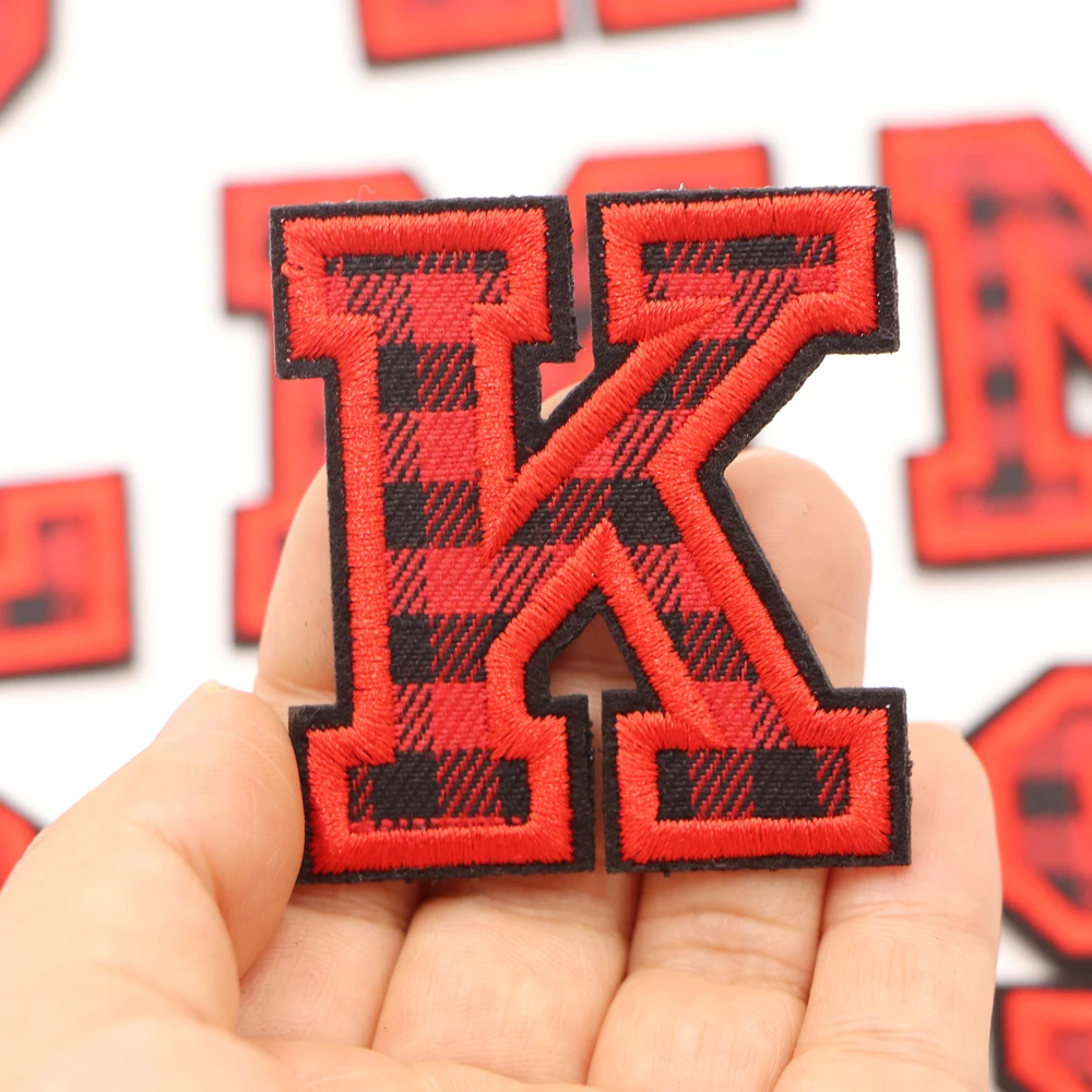 1PC Weihnachten Rot Überprüfen Bestickt Eisen Auf Nähen Auf Patch Applique Diy Name Abzeichen Alphabet Patches Für Kleidung Tasche zubehör – Detail 14
