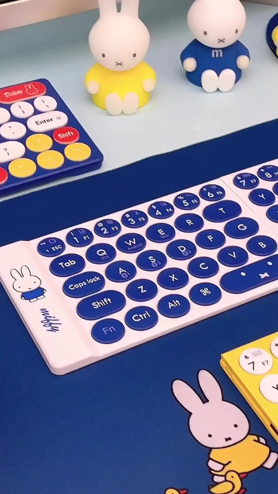 ミッフィー X MIPOW ミニ折りたたみキーボード iPhone スリム
