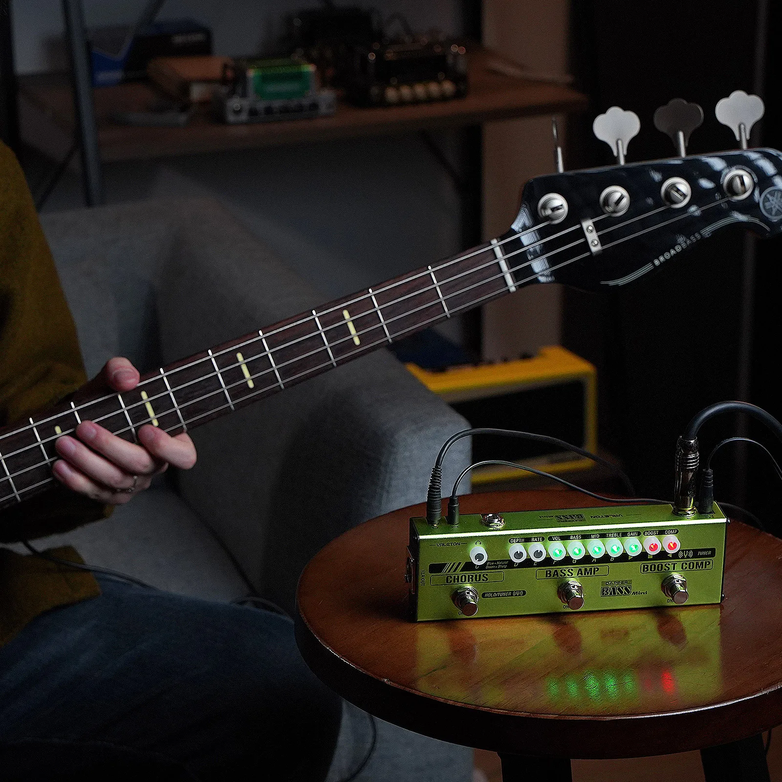 Dapper Bass Mini Stage Session Gigging practice Analog Amp Boost Comp Chorus Ba
