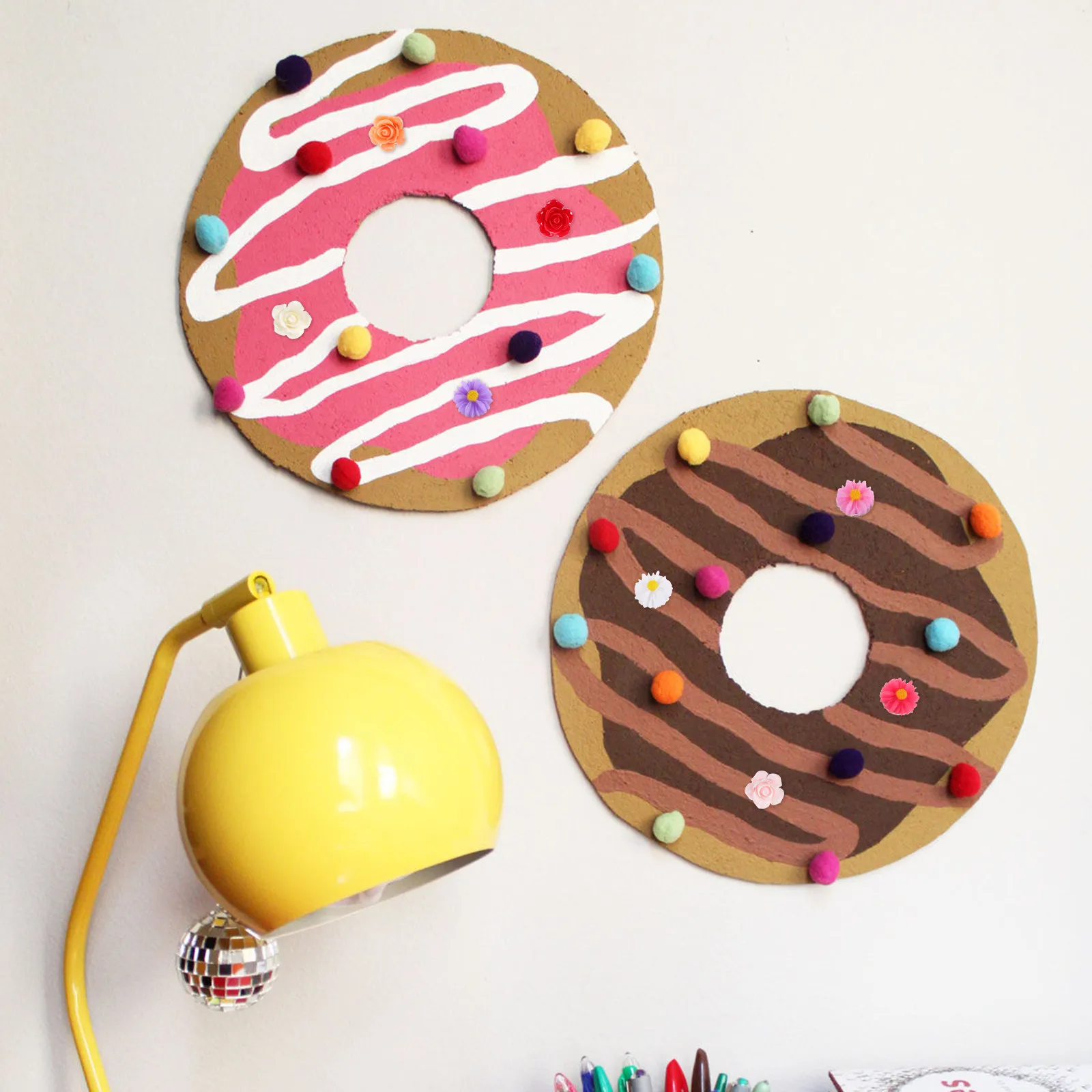 50Pcs 꽃 푸시핀 크리 에이 티브 수지 금속 장식 압정 세트 나무 벽 사무실 코르크 보드에 대한 밝고 다채로운 패턴