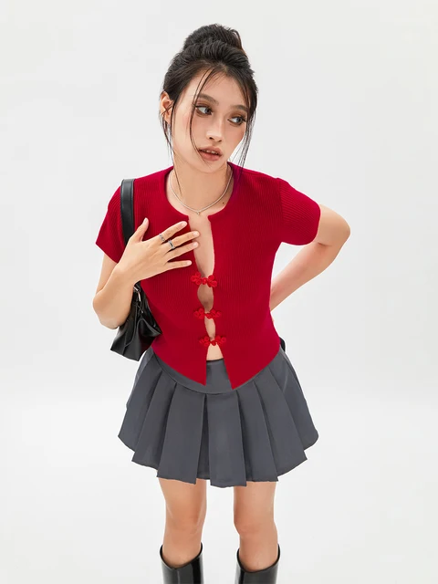 Camisa Feminina de Verão de Malha de Manga Curta com Decote em V e Recorte Justinha - Tendência da Moda 5 Camisa Feminina de Verão de Malha com Decote em V e Recorte