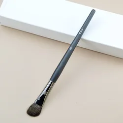 Professional Makeup Brush - Versatile Tool for Foundation, Eyeshadow, and More (201)