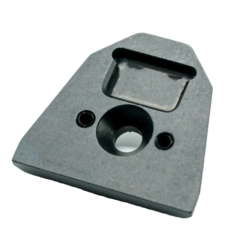 Adattatore Metallico A Coda Di Rondine Per NVG AN/PVS31A &ndash; Base Triangolare Per Casco