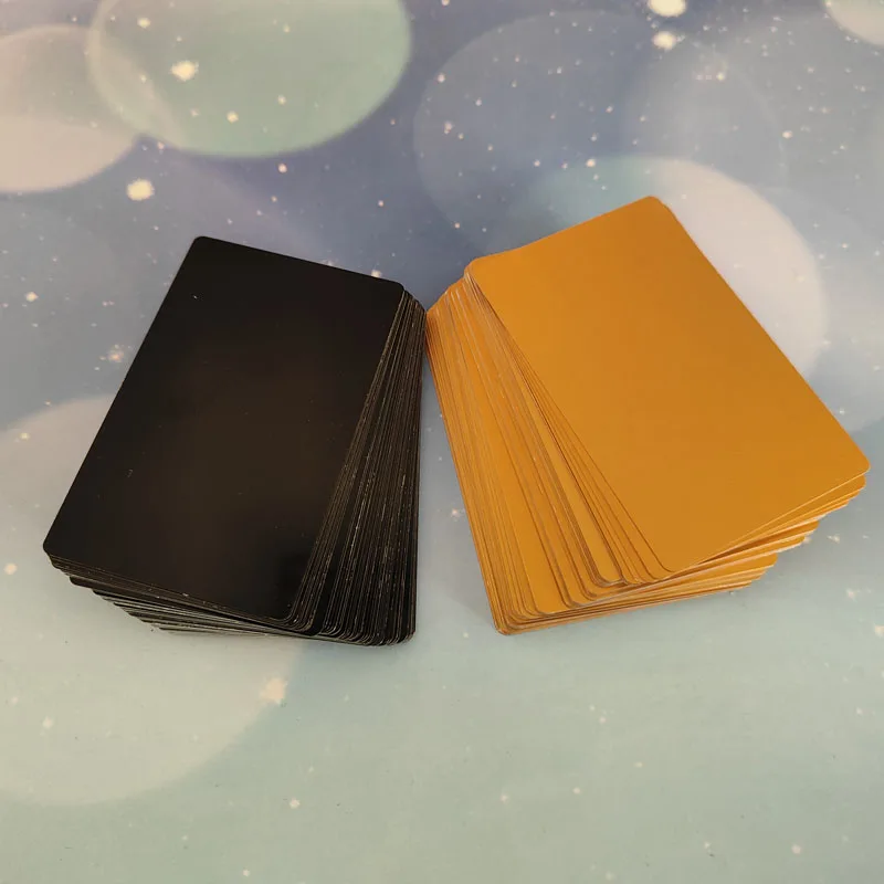 100PCS 휴대용 금속 명함 컬러 마감 알루미늄 빈 레이저 조각 카드 특수 로고 인쇄 사무용품