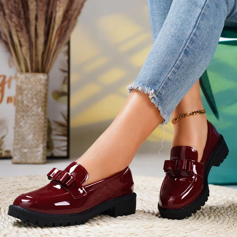 Luxury European and American Leather Shoes 2024 Autumn New Outdoor Leisure Fashion Lacquer Retro Versatile Women's Shoes Loafers 3