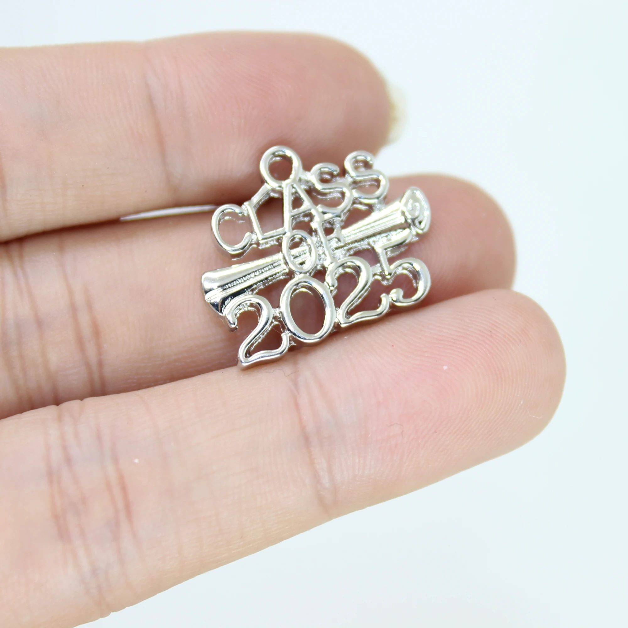 20Pcs Graduate 2024 Charms Metal Pendants Graduation Bachelor Cap Jewelry  Charms for Necklaces Bracelet Jewelry Accessories