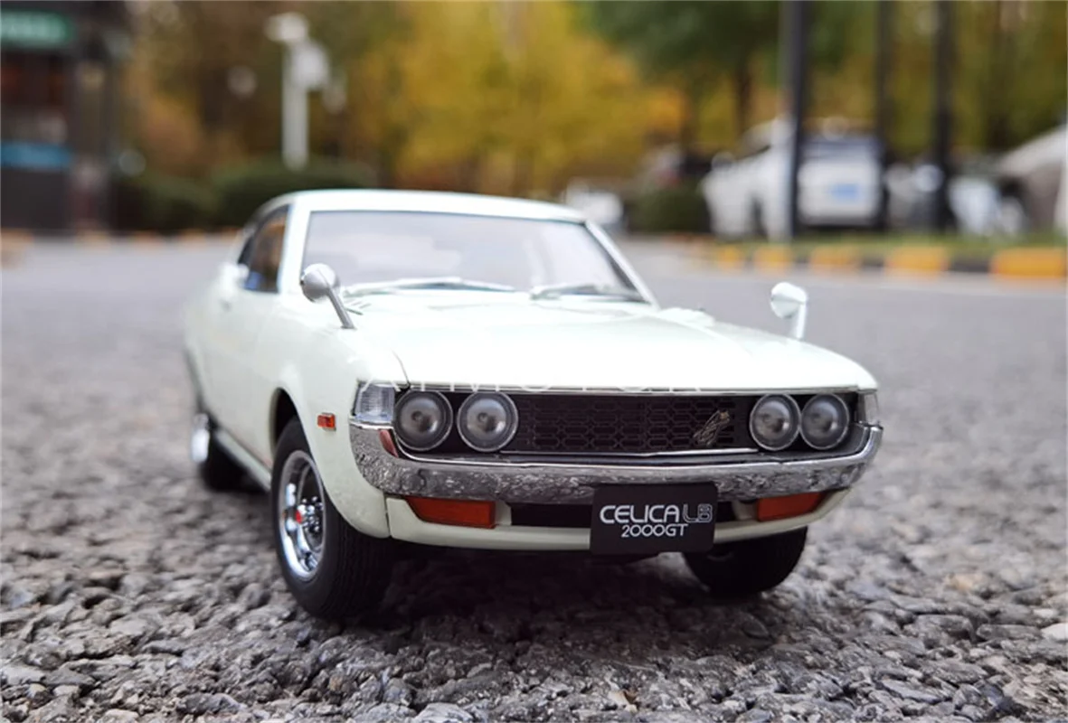 

AUTOart 1/18 For Toyota Celica Liftback 2000GT (RA25) 1973 Diecast Model Car White/Black/Blue Gifts Display Collection Ornaments