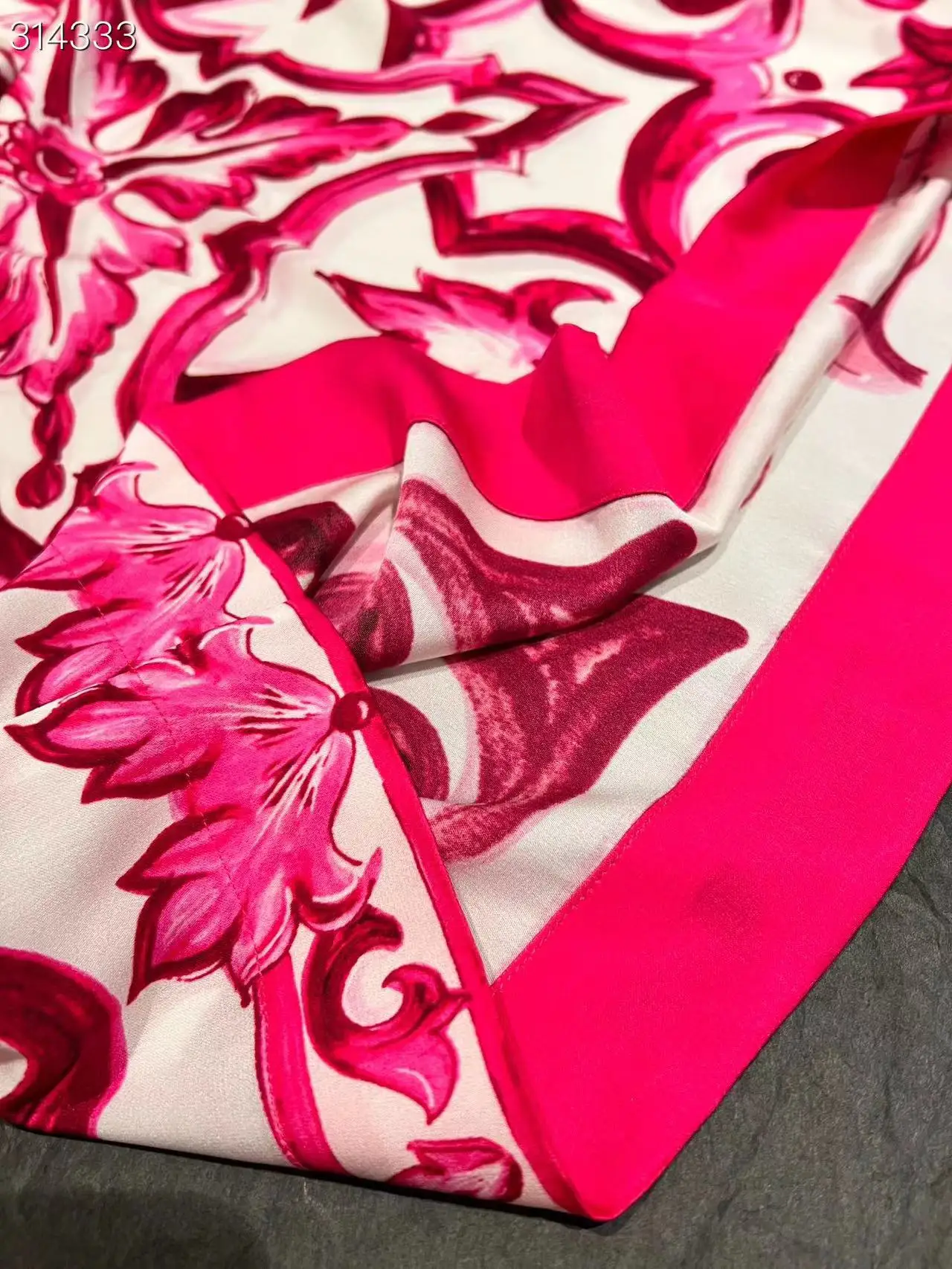 Рисунок 5 - Женская свободная шелковая блузка