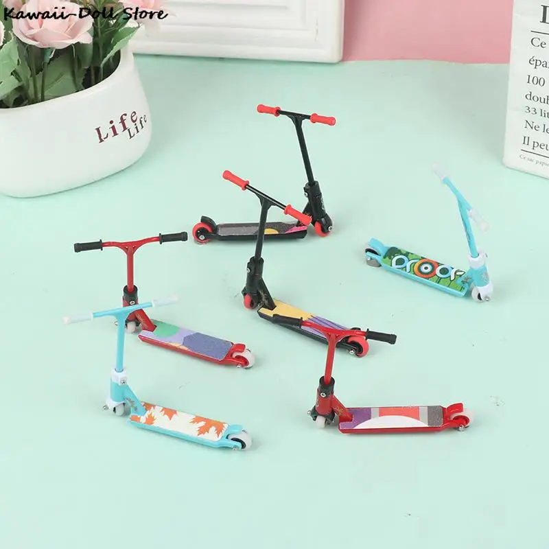 Mini Finger Scooter Two Wheel Scooter Children's Educational Toys Finger Scooter Bike Fingerboard Skateboard Mini Finger Scooter