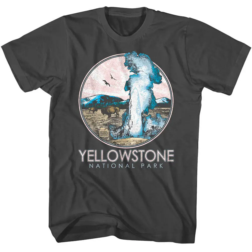 Yellowstone Bison At Geyser T-Shirt Da Uomo National Park Cannail Oregon Montana