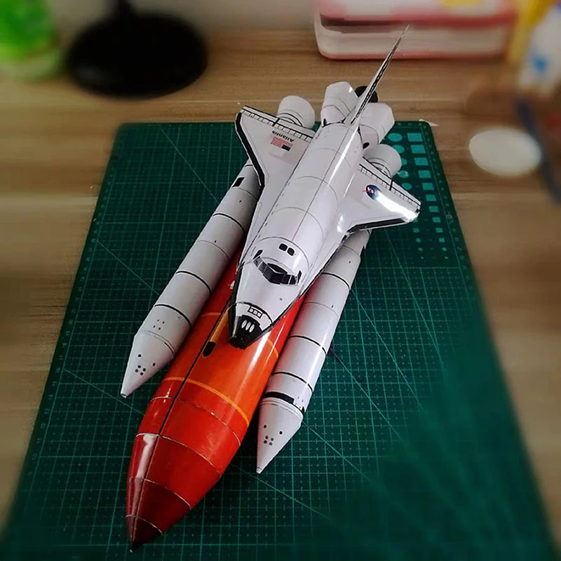 Maquettes de navettes spatiales à monter faciles