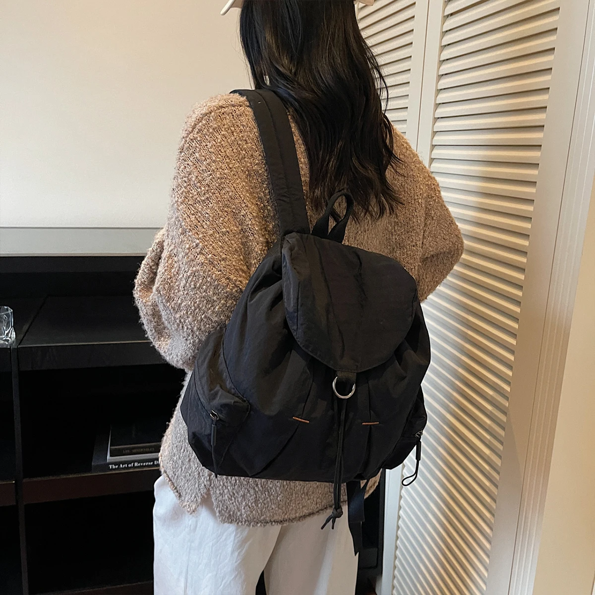 Lightweight Commuter Backpack for Women, Suitable for Outdoor Hiking, Large Capacity, Lightweight, Mommy Backpack for Walking with Kids, Hiking, Shopping, and Mountain Climbing