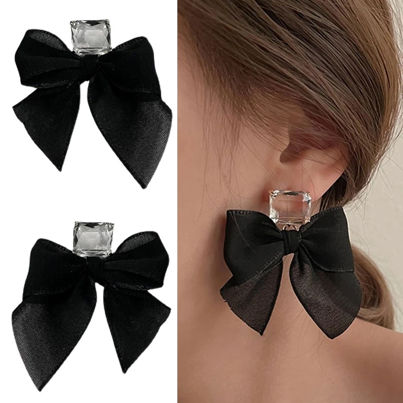 Korean Fashion Charm White Bowknot Stud Earring for Women Temperament Pearls Bow Heart Earrings Party Jewelry Accessories Gift