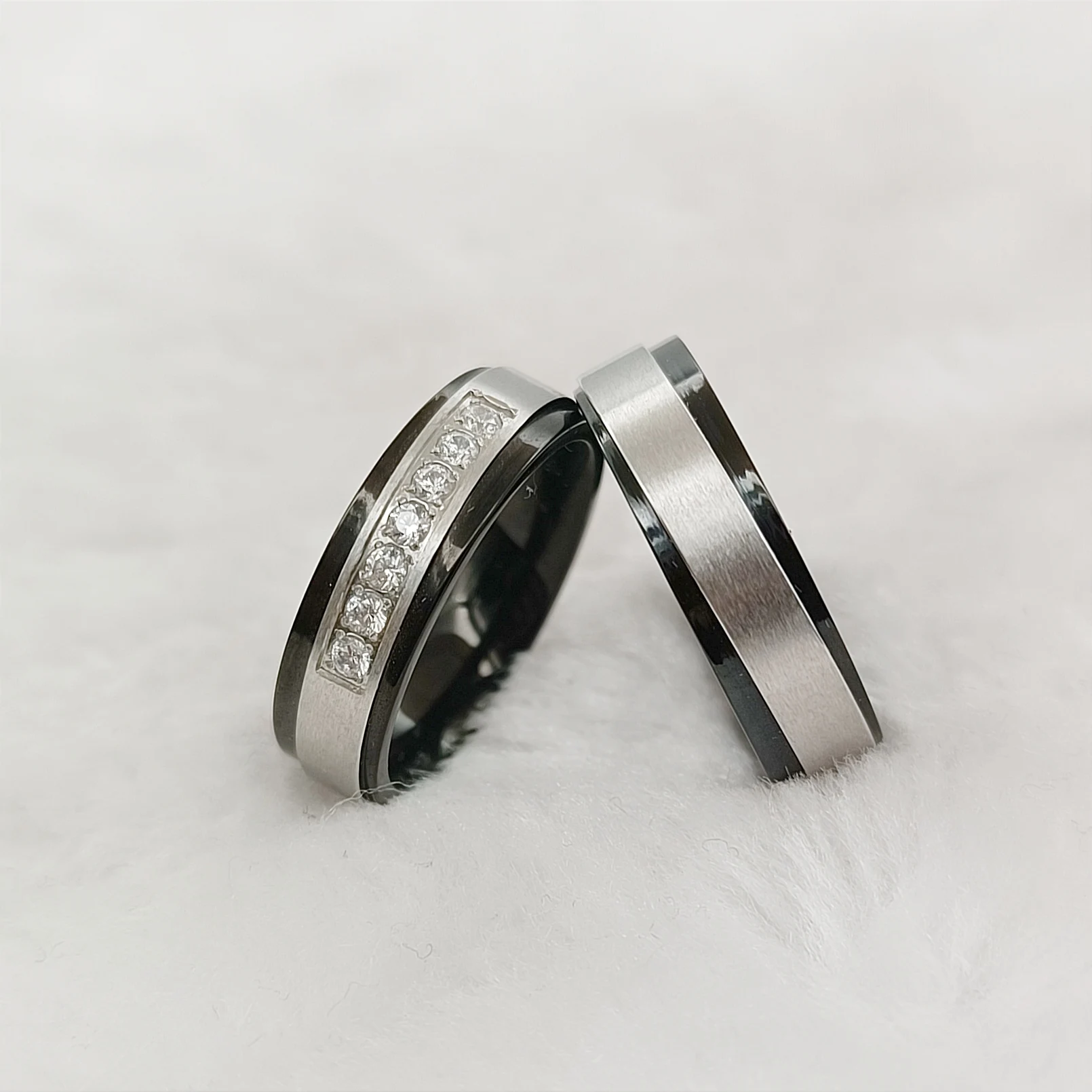 

Classic Hungary Designer Anniversary Wedding Rings for Men and Women Black IP Ion Plated Stainless Steel Jewelry