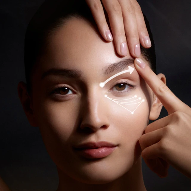 24K Gold Luxe Eye Renewal Cream 4