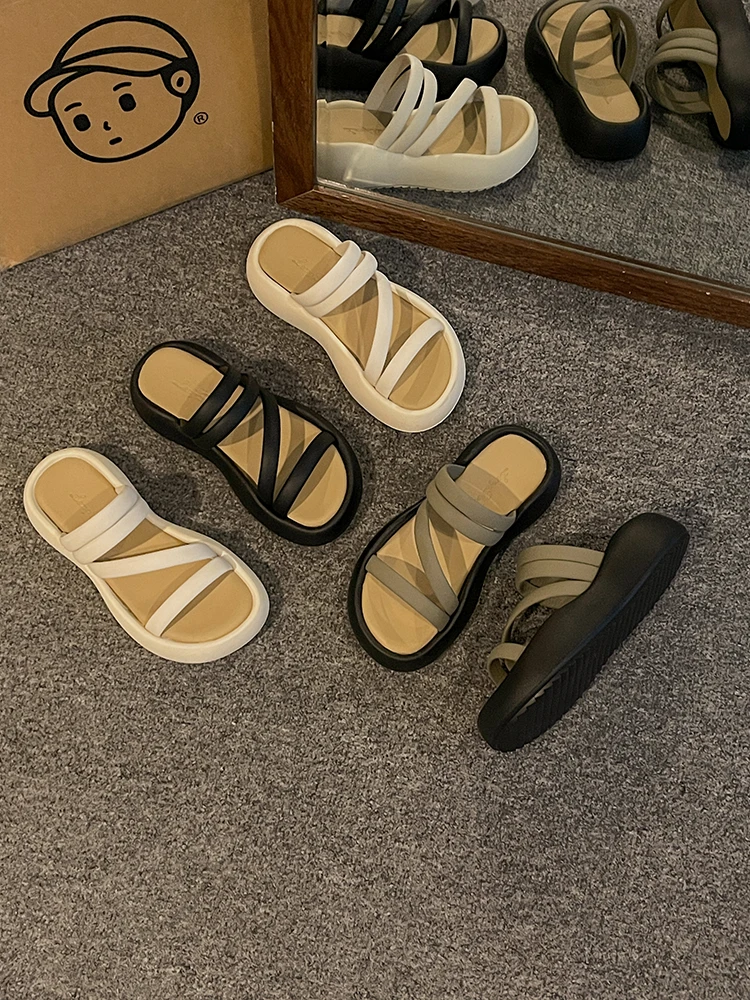 

Шлепанцы женские на низкой платформе, мягкие резиновые сандалии, искусственная кожа, римская ткань, тапочки, лето 2024