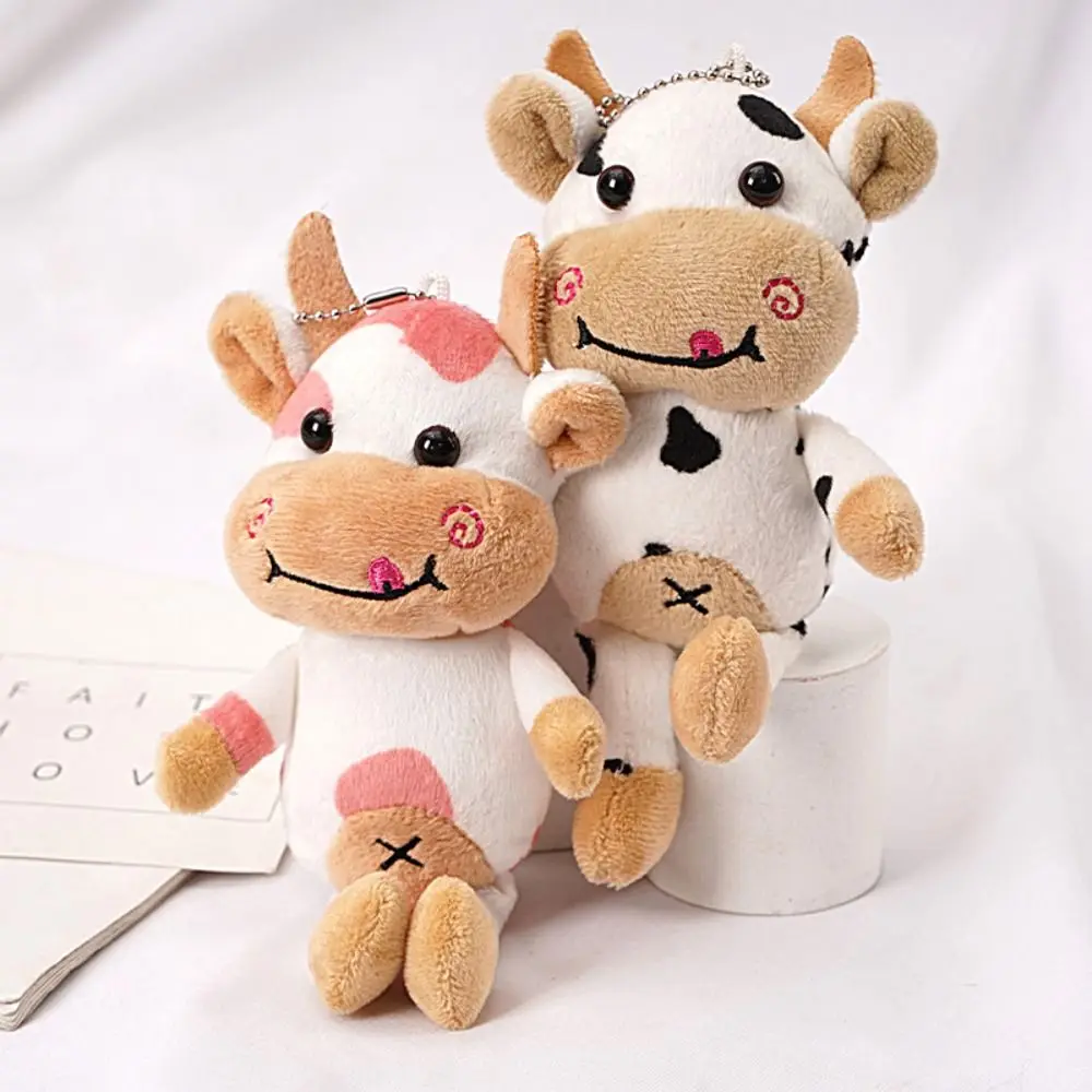 

Плюшевый брелок Plushie в виде молочной коровы, мягкий брелок для ключей в виде мультяшного животного, мягкая кукла из полипропилена и хлопка, креативный плюшевый брелок для ключей в виде пятнистой коровы